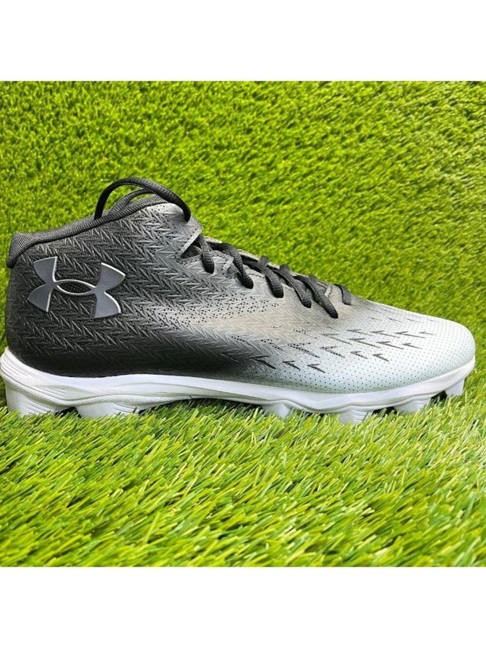 Under Armour Spotlight Franchise 4.0 RM Mens Size 13 Black White Football Cleats